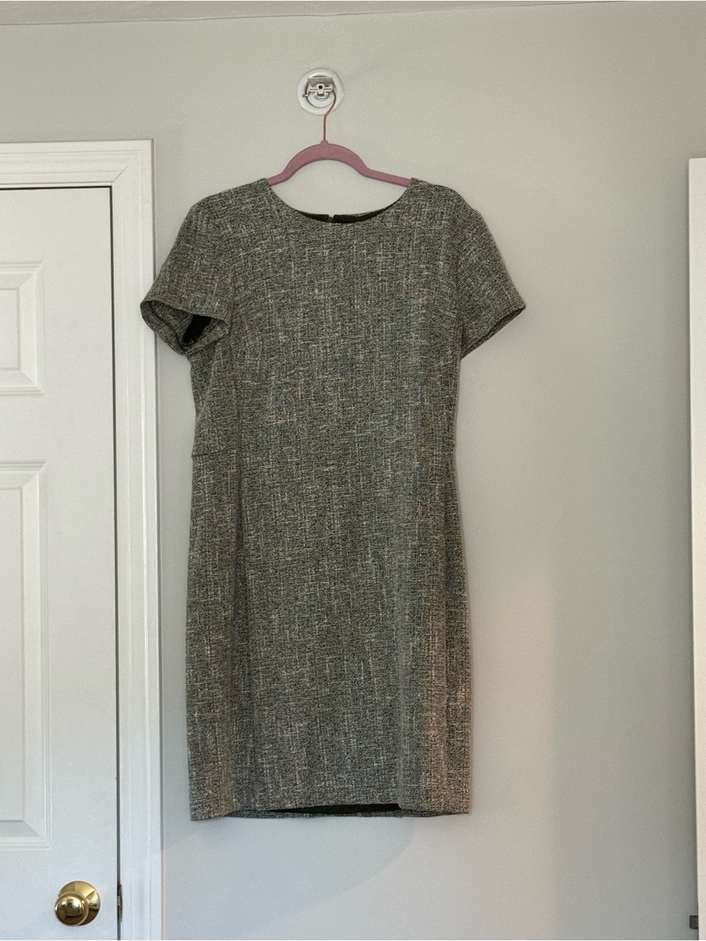Banana Republic Tweed-Textured Gray Short-Sleeve Sheath Dress